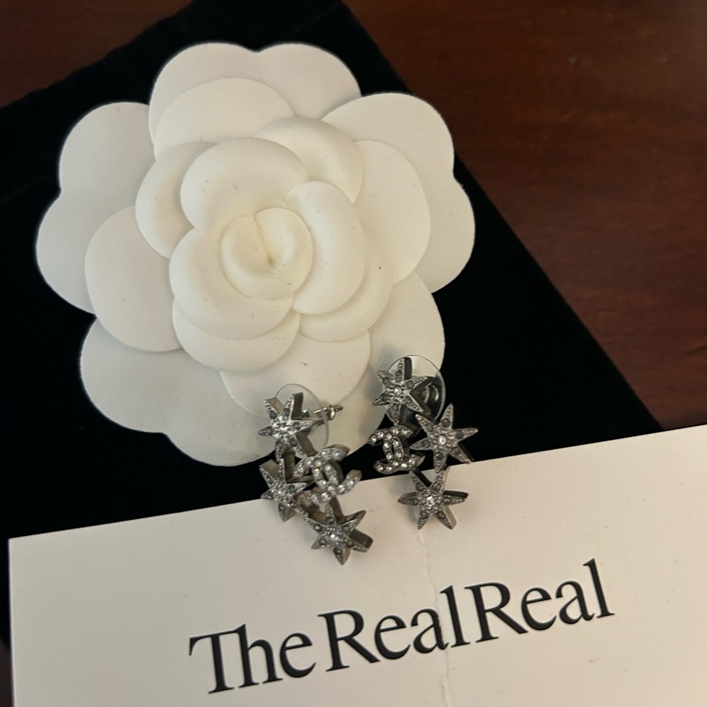 Chanel Strass Star Earrings - Picture 6 of 7
